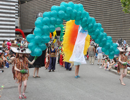 Aqua Balloons at parade the Circle