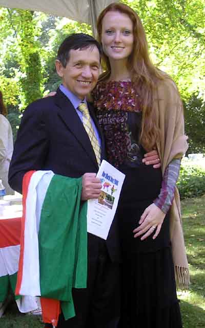 Congressman Dennis Kucinich and wife