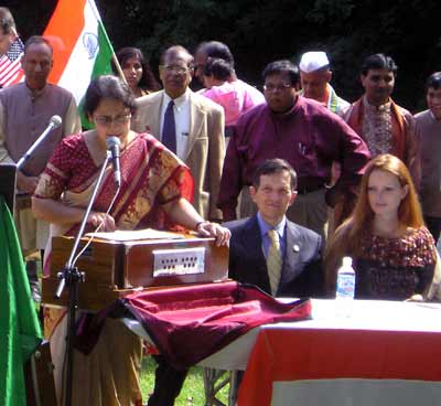 Gandhi's Prayer performed by Sugatha Chatterjee as Dennis Kucinich and his wife look on