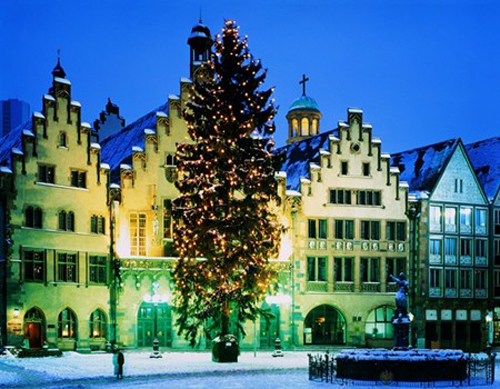 holiday market at the Romer, Frankfurt 's city hall