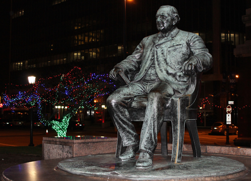 Former Cleveland Mayor Tom L. Johnson in Christmas display
