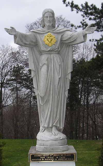 Sacred Heart of Jesus statue