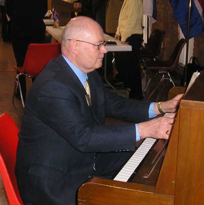 Bo Carlsson at the piano