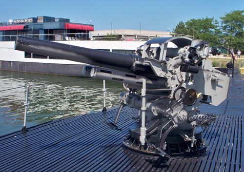 USS Cod gun