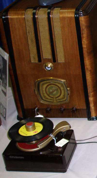 Old time Sparton Tombstone Radio and record player