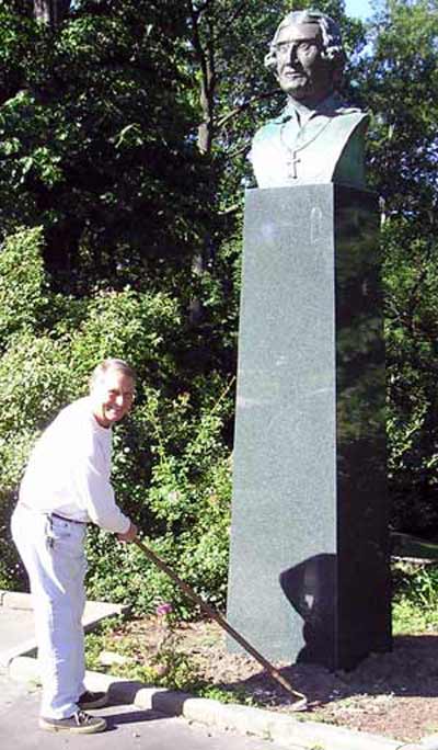 Walter Oswald working in the Slovenian Cultural Garden