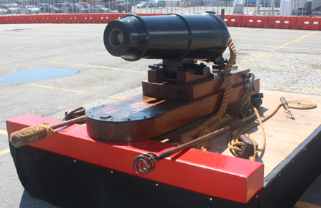 carronade cannon that is a replica of the one used by Oliver Hazard Perry in the Battle of Lake Erie in the War of 1812