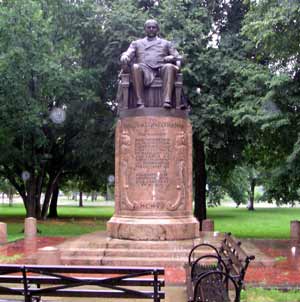 Marcus Alonzo Hanna statue in Cleveland