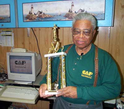 Dan Davenport with award at CAP Resource Center