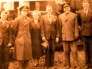 Young Del Spitzer with parents and brothers