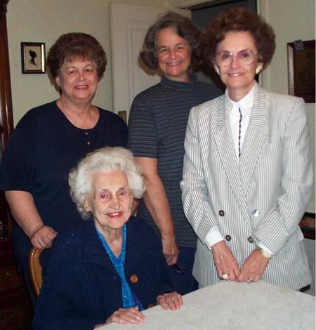 The Karpinksi Women - Helen with daughters Mercedes, Diane and Gloria