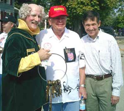 Mr Jingaling, Neil Zurcher and Dennis Kucinich