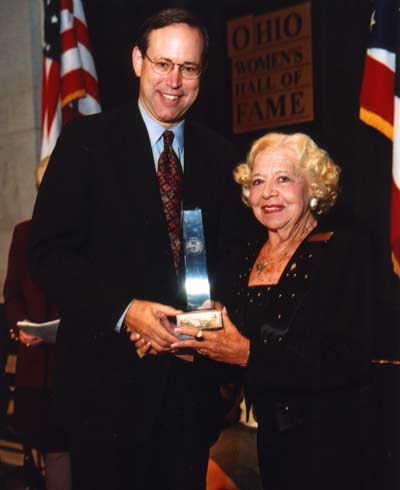 Ohio Governor Bob Taft welcomes Paige Palmer into the Ohio Women's Hall of Fame