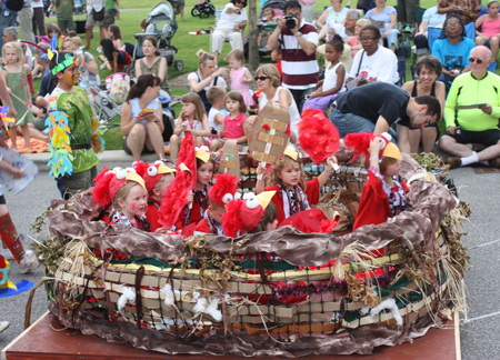 Kids in a birds nest at Parade the Circle in University Circle