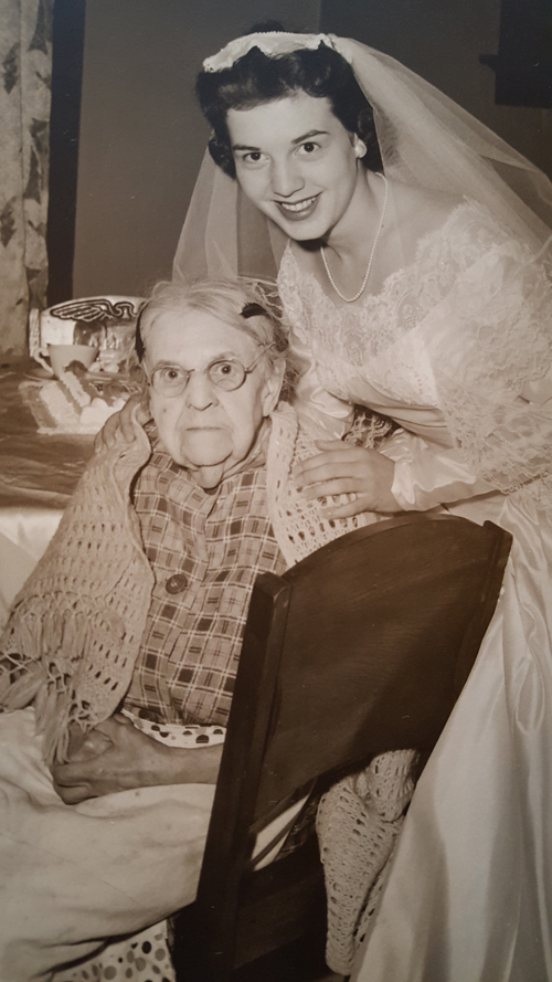 Amy Kenneley with her great grandmother on her wedding day