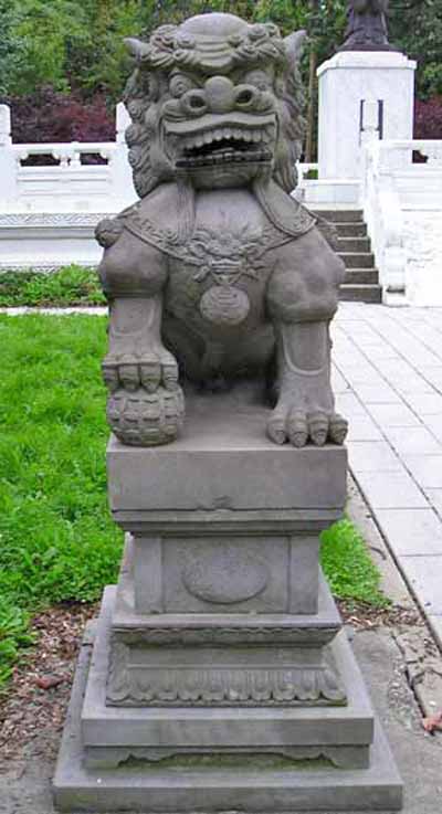 Lion statue at Cleveland Chinese Gardens