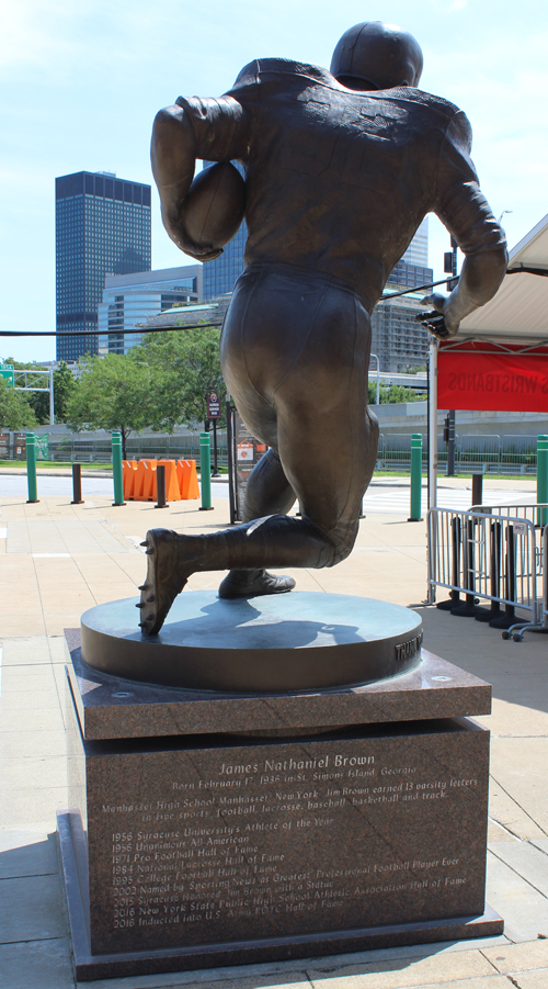 Jim Brown Statue at Cleveland Browns Stadium