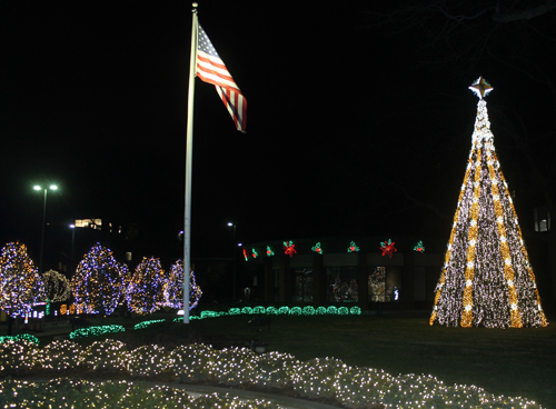 GE Nela Park Christmas Light Display 2015 in East Cleveland