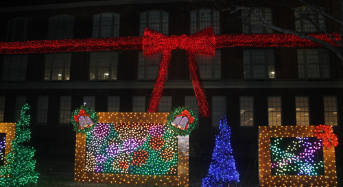 GE Nela Park Christmas Light Display 2015 in East Cleveland