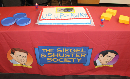 Superman cake table