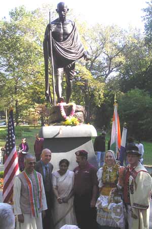 Mahtam Gandhi statue
