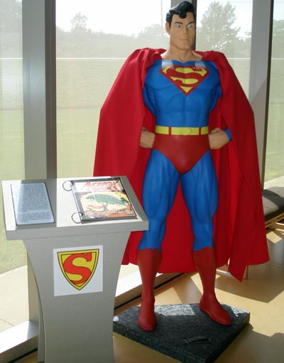 (photos by Dan Hanson) Superman Statue