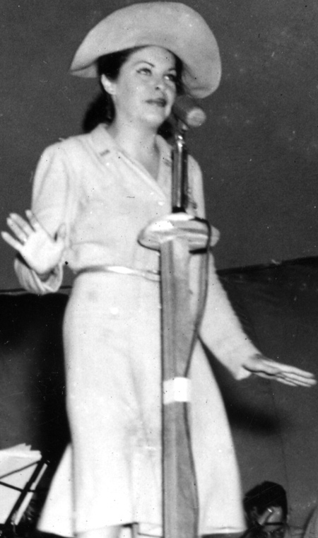 Martha Raye entertaining troops 1943