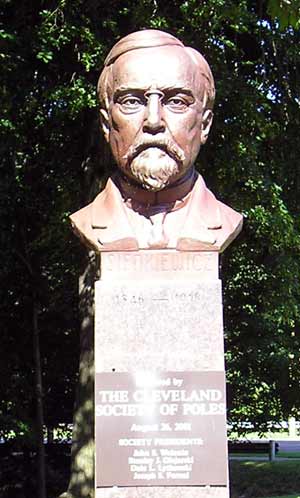 Statue of Henryk Sienkiewicz