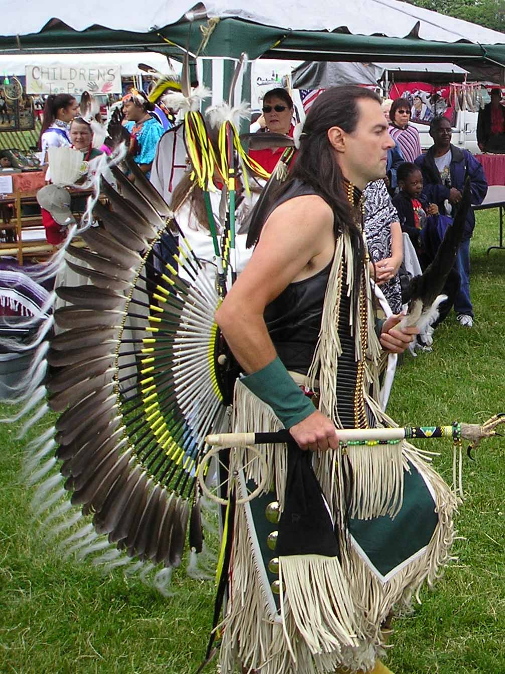 Native American costumes at the Cleveland Powwow