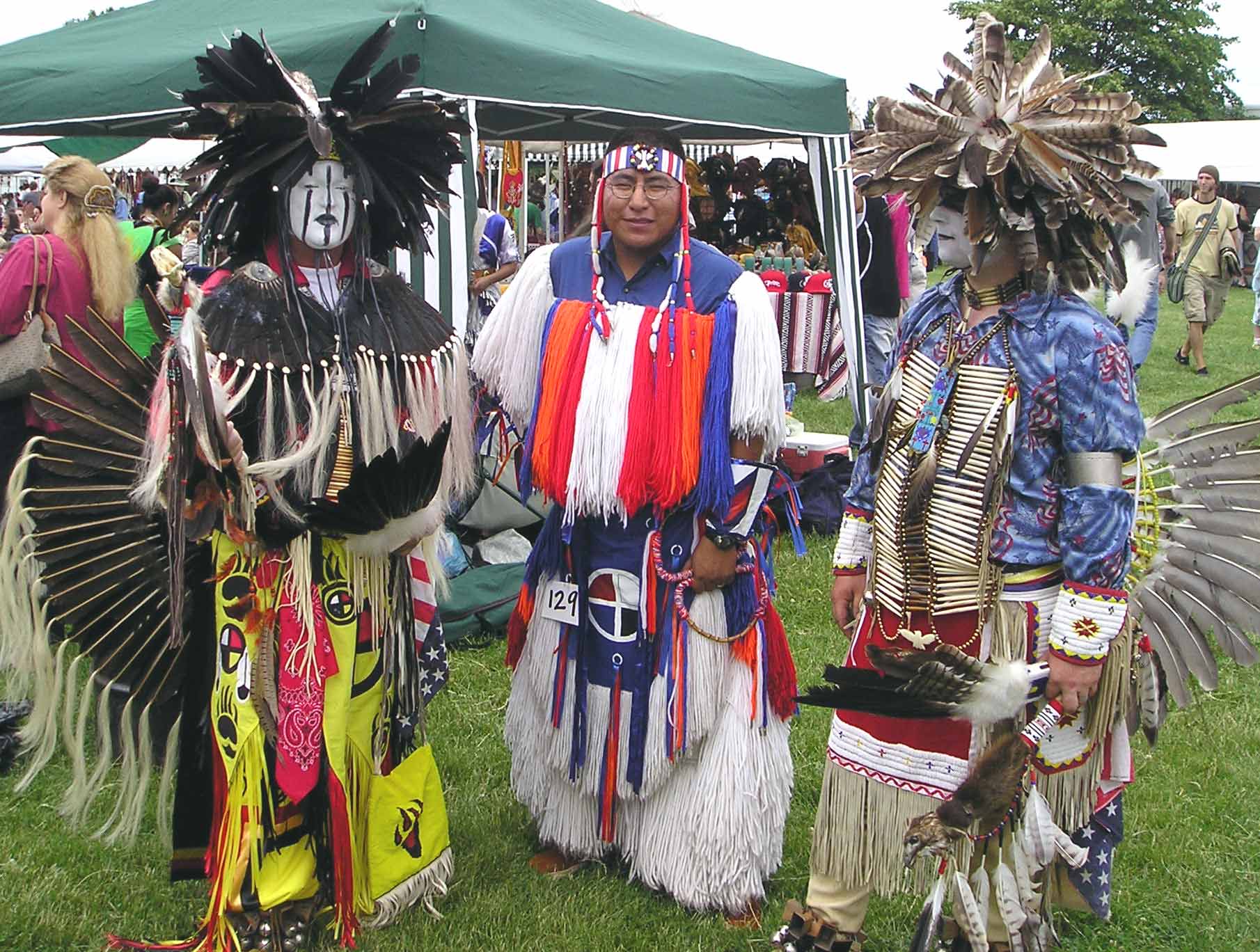 Native American costumes at the Cleveland Powwow