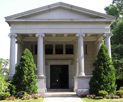 Wade Chapel at Lakeview Cemetery