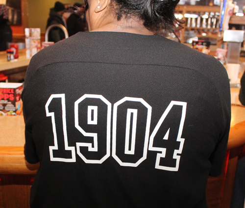 1904 t-shirt
