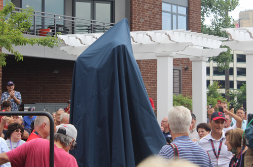 Rocky Colavito statue covered up before unveiling