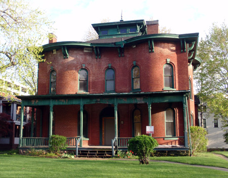 Cozad-Bates house in Cleveland's University Circle