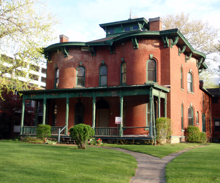 Cozad-Bates house in Cleveland's University Circle