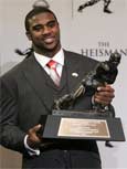 Troy Smith with Heisman Trophy