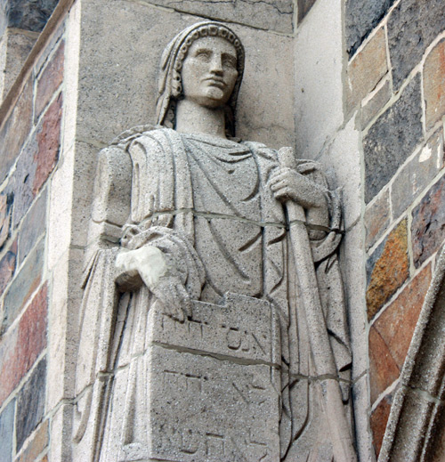 Holy Oil Can Church statue - photos by Dan Hanson