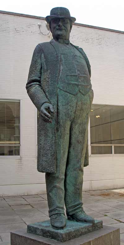 Tom L Johnson statue - Mayor of Cleveland