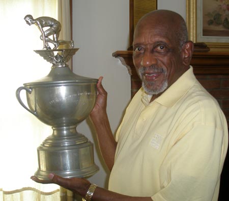 Harrison Dillard with a Track and Field award (photos by Debbie Hanson)