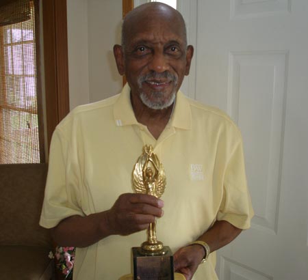 Harrison Dillard with another award (photos by Debbie Hanson)
