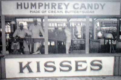 Humphrey Candy Kisses Stand