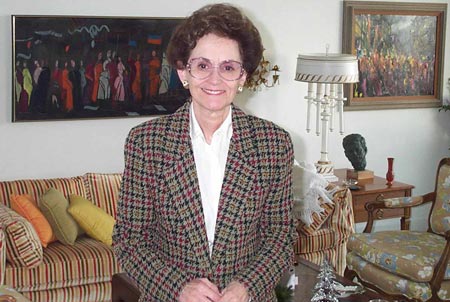 Gloria Karpinski Battisti at home