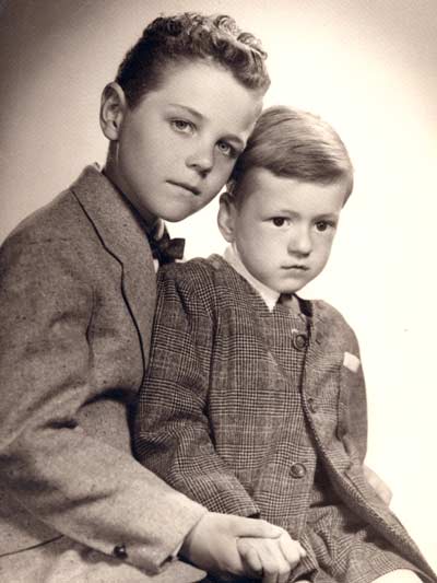Tim Taylor and his brother Jeff in 1953